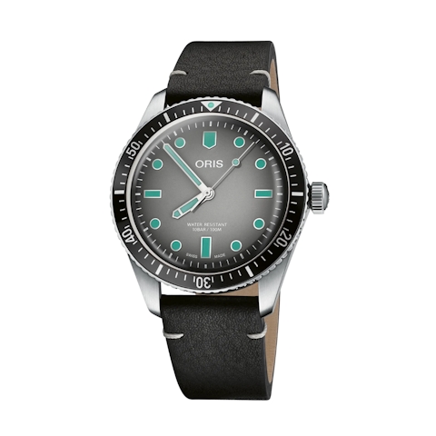 Vertical Divers Sixty-Five