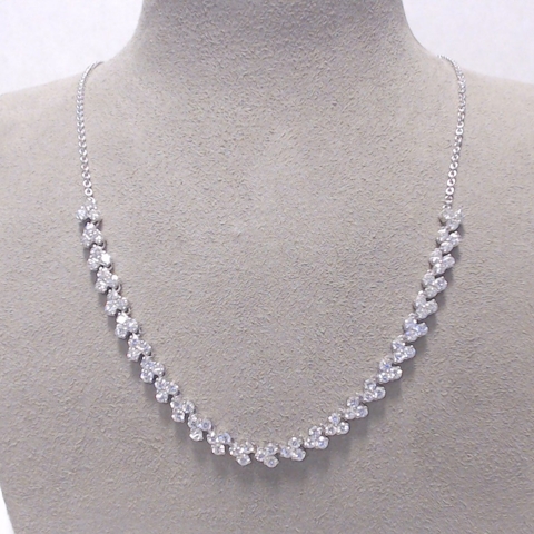 Vertical 18K White Gold Cluster Diamond Necklace