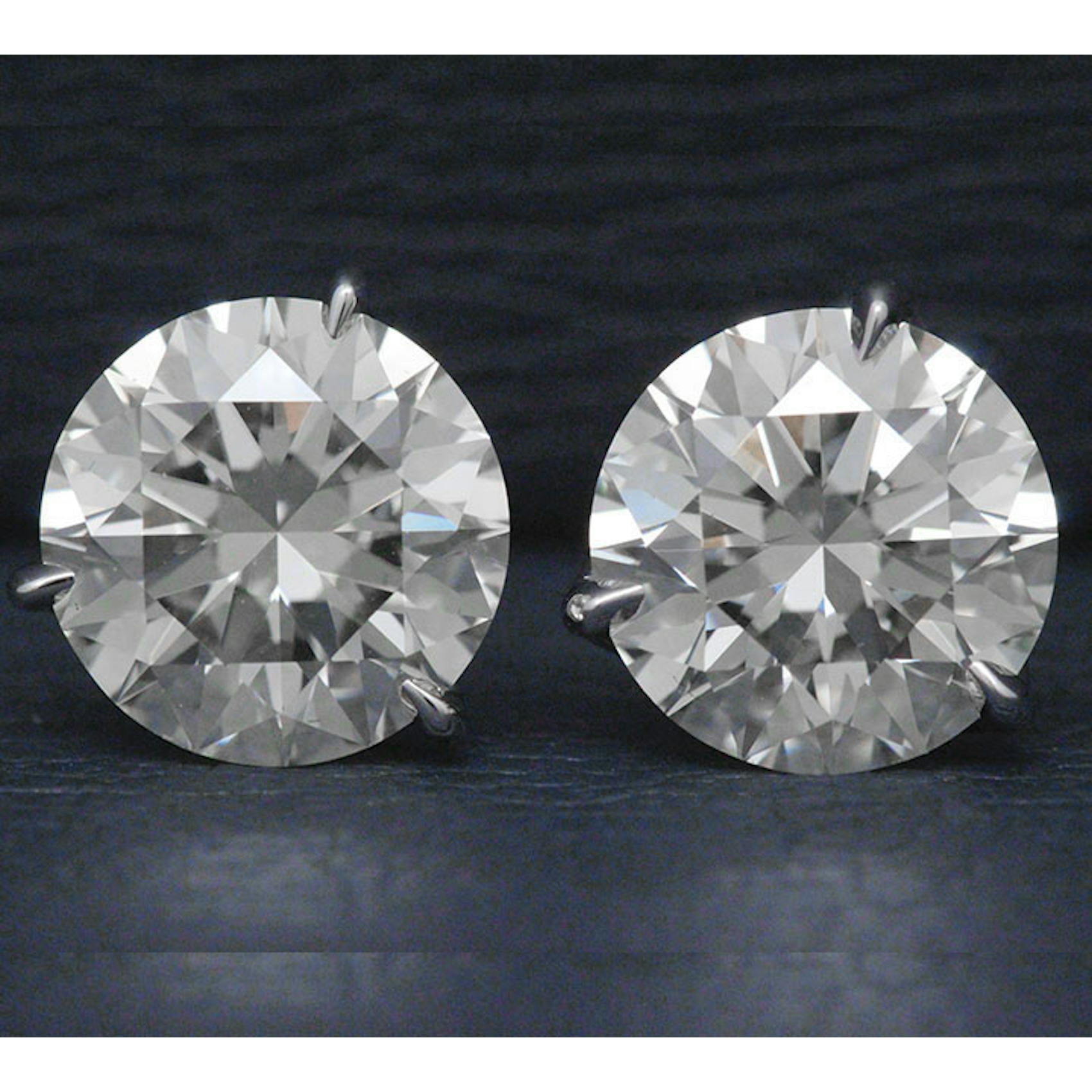 Vertical 18K White Gold Round Diamond Stud Earrings
